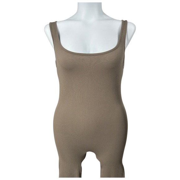 PrettyLittleThing Ribbed Knit Unitard Jumpsuit Taupe XL Square Neck NWOT - Picture 3 of 5